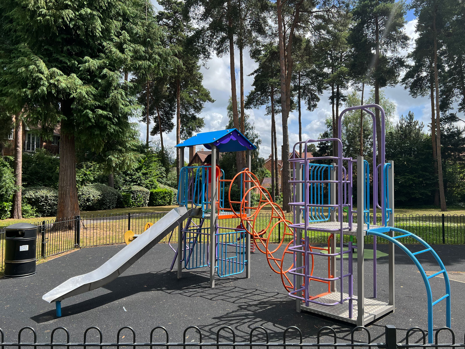 Mounts Way Play Area in Elvetham Heath, Hampshire