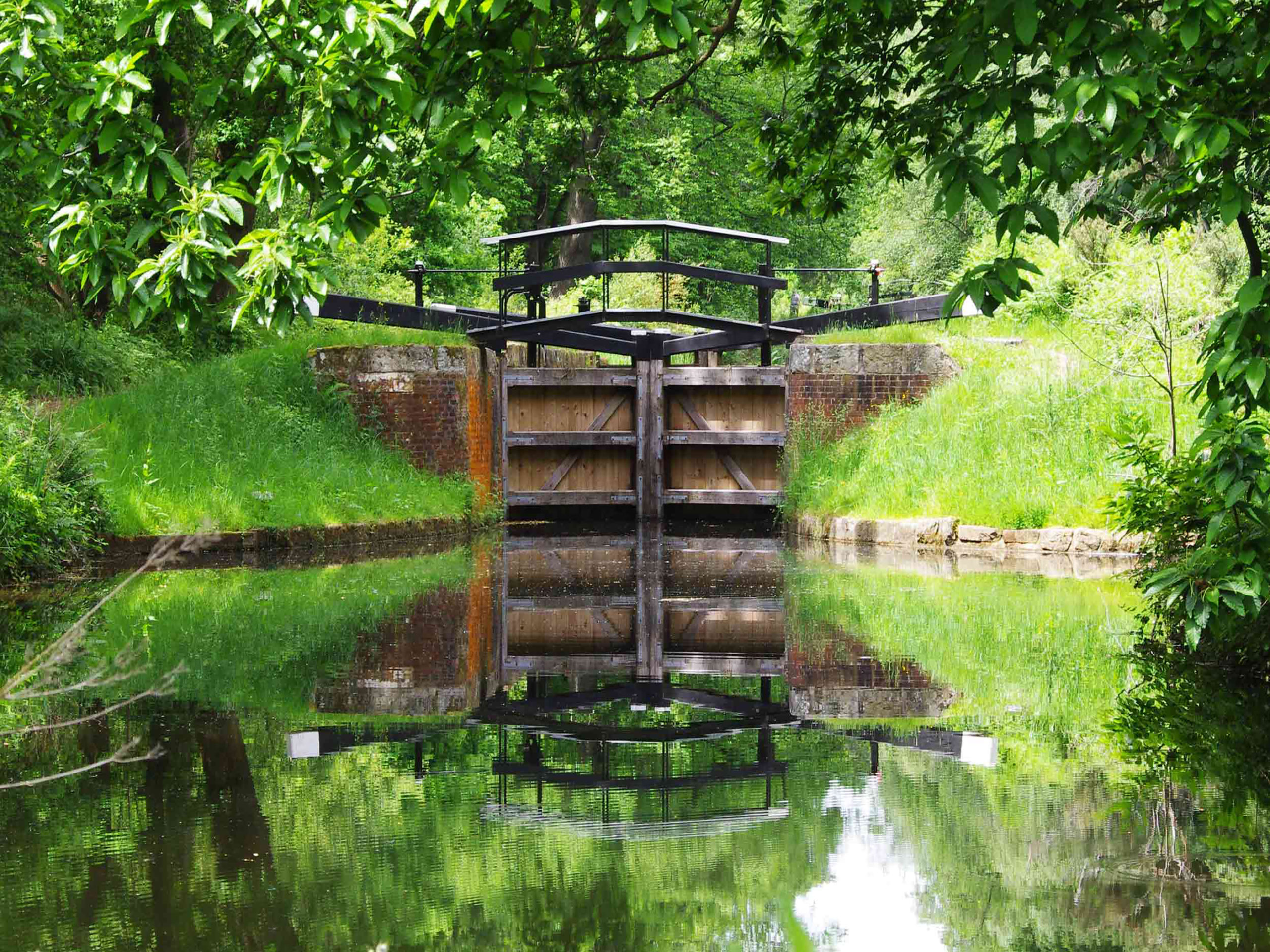 Marvel at the Deepcut Flight on Section 4, Basingstoke Canal Basingstoke Canal Towpath Walk - Section 04 - From Pirbright Bridge to Curzon Bridge, Deepcut
