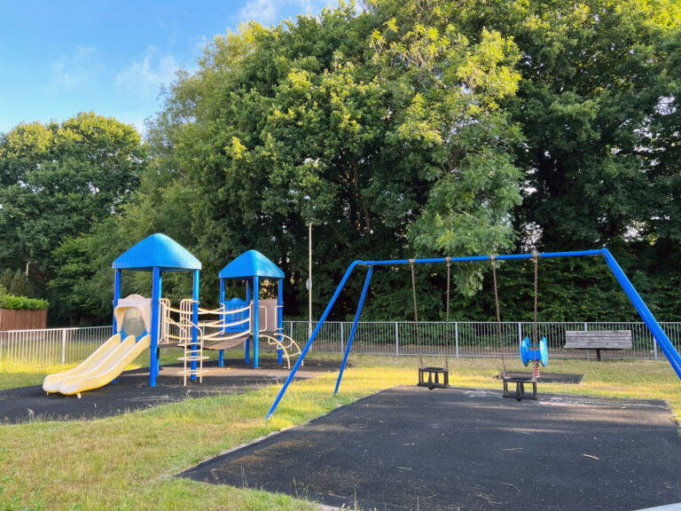 Tarn Close Play Area in Farnborough, Hampshire