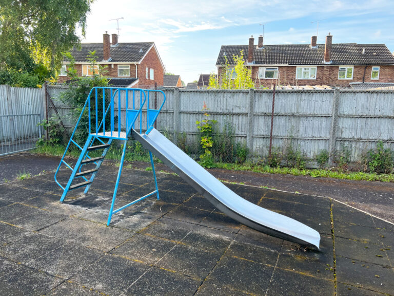Rydal Close Play Area in Farnborough, Hampshire