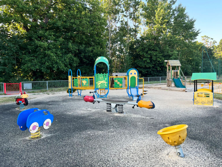 Broadwater Park and Play Area in Godalming, Surrey